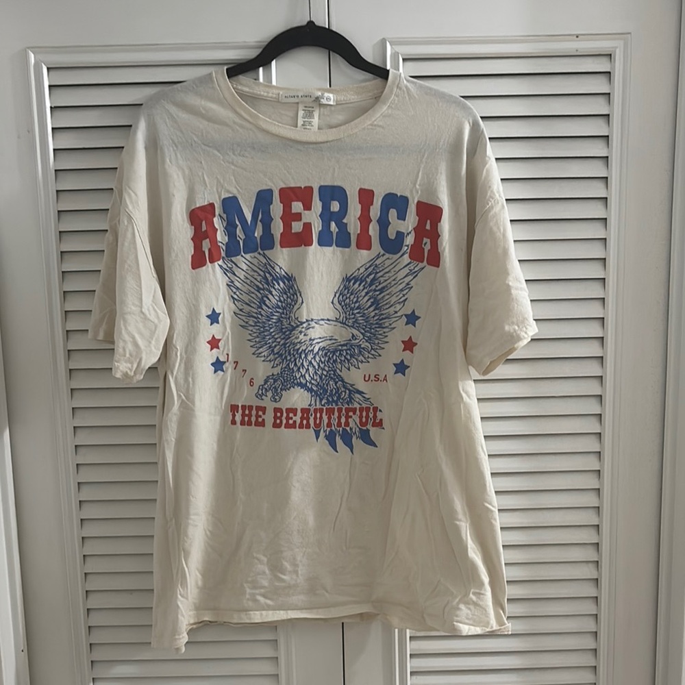 Altar'd State Cream and Red Patriotic Short Sleeve Tee